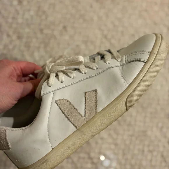 Veja Women's Cream and White Sneakers - Picture 4 of 5